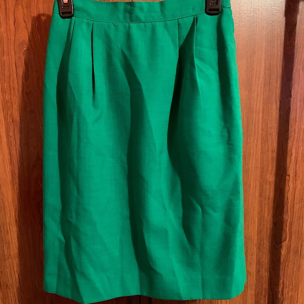 Vintage Leslie Fay Sportswear Green Petite Skirt